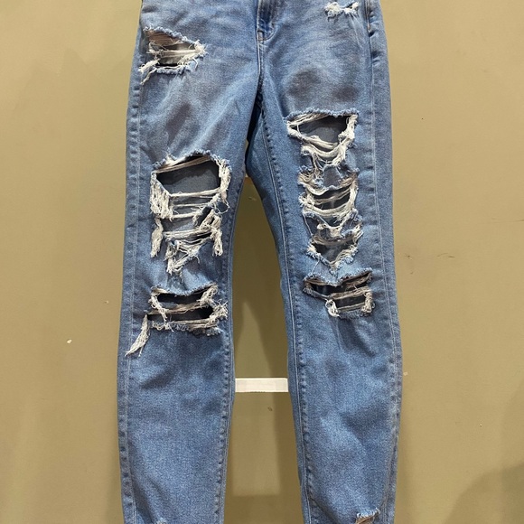American Eagle Outfitters Denim - American Eagle Curvy Mom Jeans Size 4 Light Wash Distressed High Rise-242